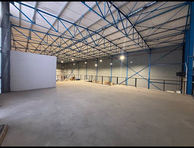 2,072M² WAREHOUSE TO LET IN FIRGROVE